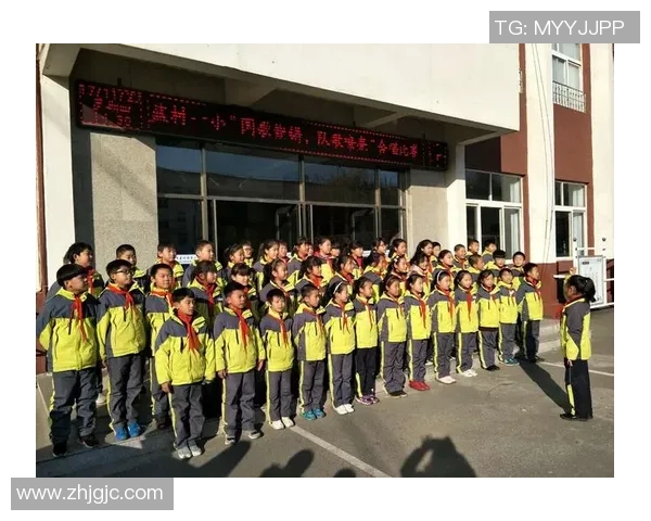 团结拼搏铸辉煌小学足球队队歌激励我们勇往直前的精神之歌
